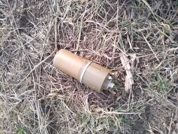 Neatsistojusi į kovine padėtį priešpėstinė kasetinė mina POM-2.