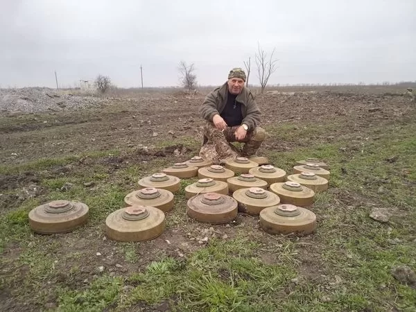 Chersona, 2023 metai, ankstyvas pavasaris. Nuimtos 19 minų TM-62.